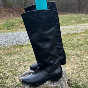 Elegant Black Knee-High Heeled Boots